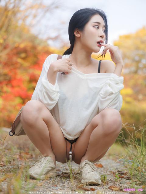 183. Bomi(보미) Vol.36 - Outdoor Exposure - Purpose Of Hiking